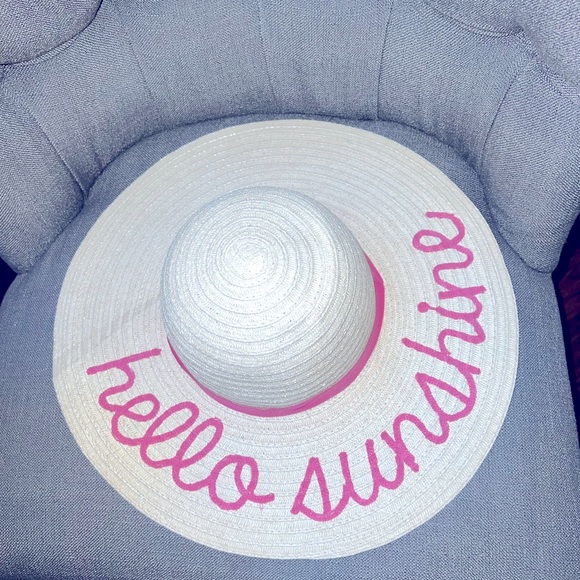New *Hello Sunshine* Sun Hat. ☀️👒 - Picture 2 of 4